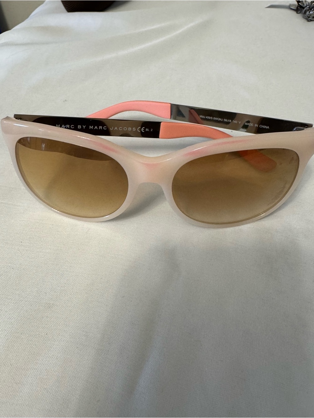 Marc by Marc Jacobs Pink Ombre Cat-Eye Sunglasses with Brown Gradient Lenses